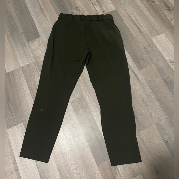 Lululemon On The Fly Pant 28” size 8 - Picture 8 of 8